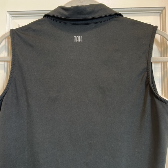 TAIL Black Athletic or Athleisure Sleeveless Top with dDesign by Buttons sz.S - Picture 7 of 7